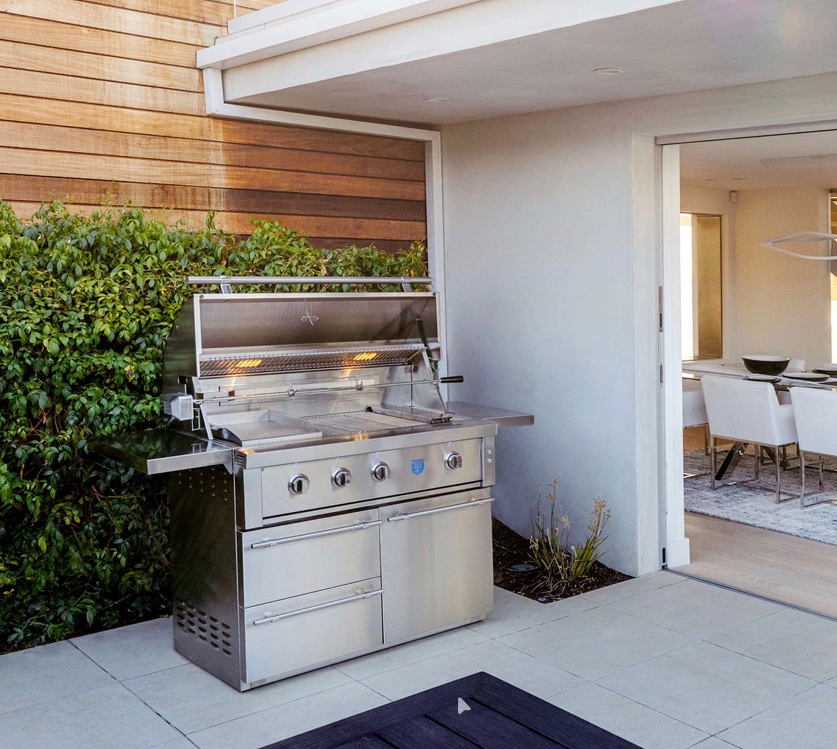 Estate 42" Freestanding Cart & Grill by American Made Grill